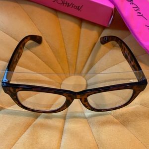 Betsey Johnson NWT 1.5 readers 1.50